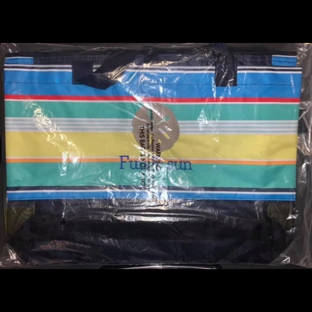 Sand n shore thermal tote with personalization